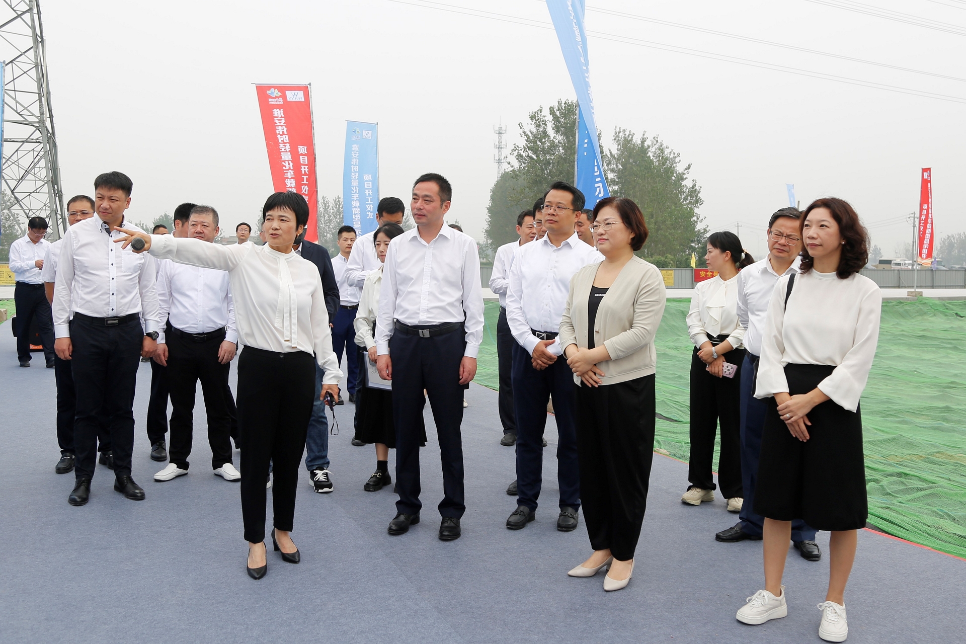 淮安AG卡卡湾輕量化車載新型顯示組件項目開工建設3.JPG